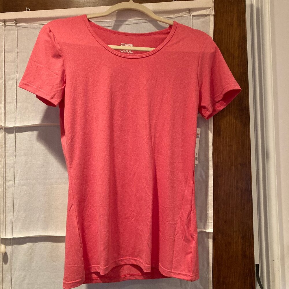 32° Degrees Cool Pink T Shirt Ladies NWT Size S